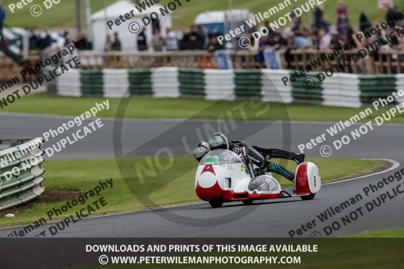 Vintage motorcycle club;eventdigitalimages;mallory park;mallory park trackday photographs;no limits trackdays;peter wileman photography;trackday digital images;trackday photos;vmcc festival 1000 bikes photographs